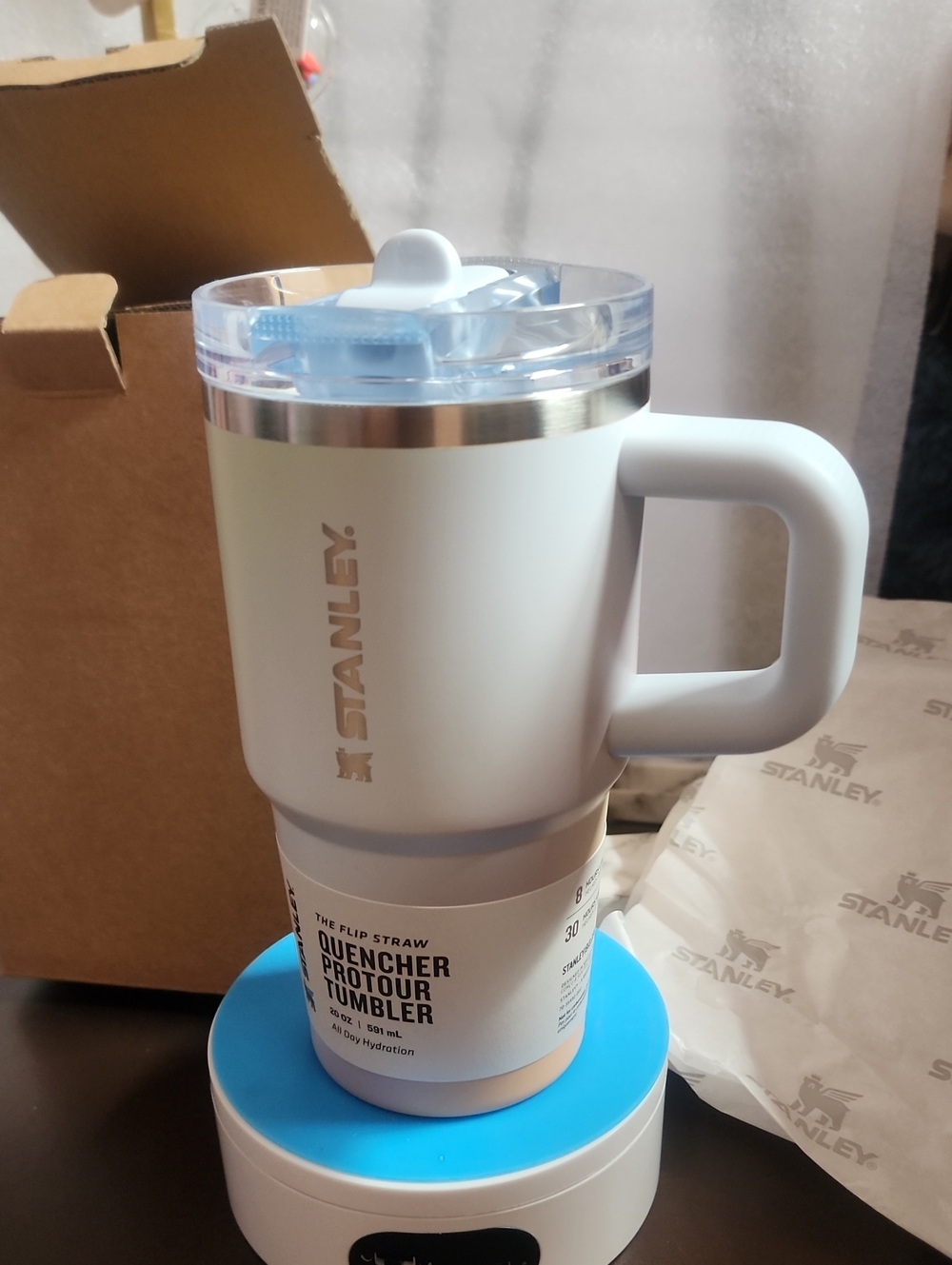 Stanley 20 OZ.  NIB PASTEL Sunrise Pastel Quencher W/ Built In Straw